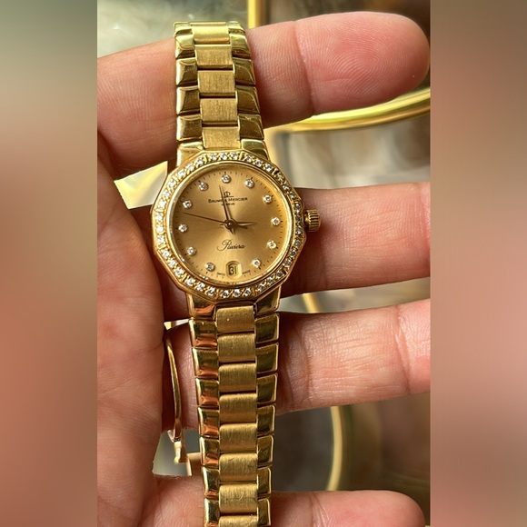 ✨SOLD✨
Baume Mercier Riviera 18k Gold & Diamond
 Watch - Picture 7 of 16